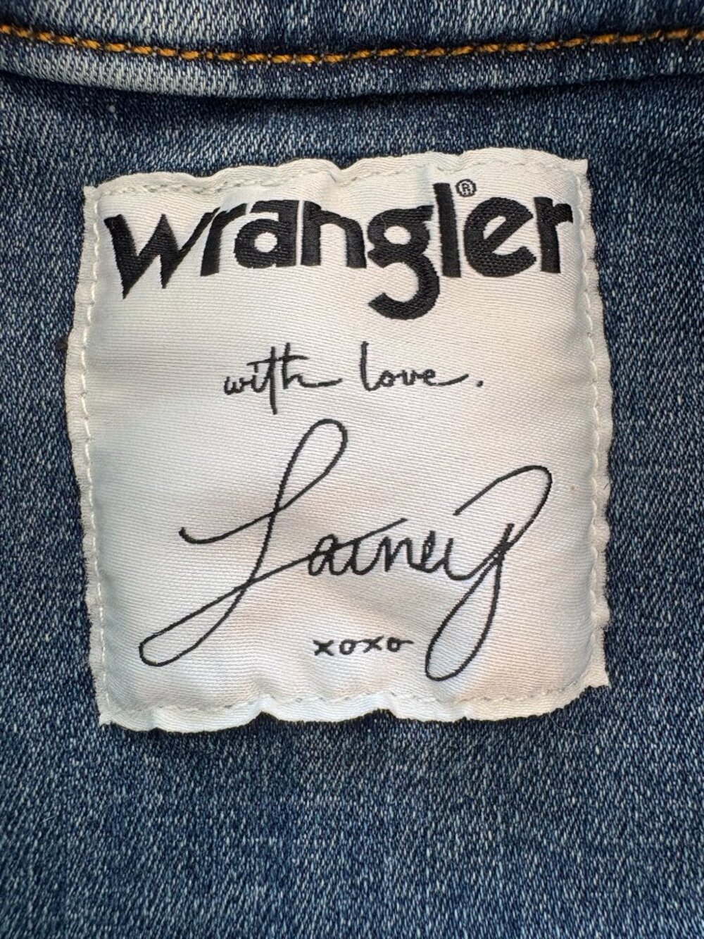 UNWORN Wrangler x Lainey Wilson Denim Catsuit - Blue Flare Jumpsuit Sz 26 X 32 - Picture 2 of 3